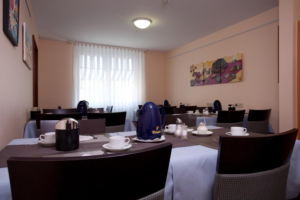 Akzent Hotel Torgauer Hof Sindelfingen Esterno foto