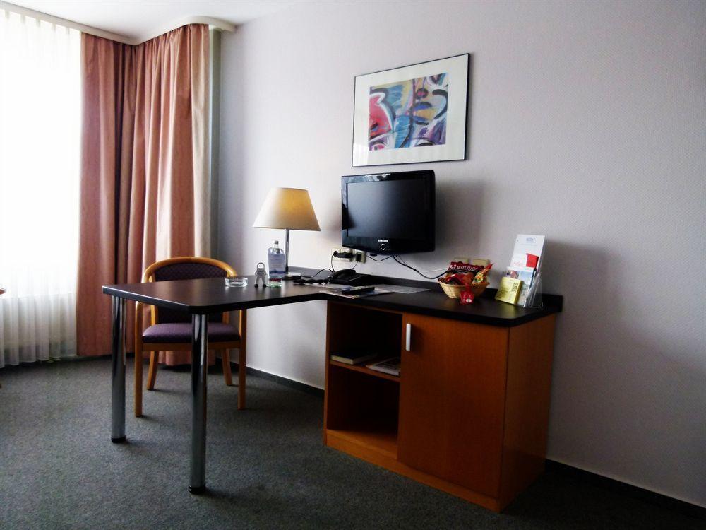 Akzent Hotel Torgauer Hof Sindelfingen Esterno foto