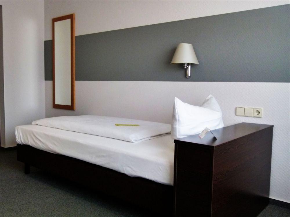 Akzent Hotel Torgauer Hof Sindelfingen Esterno foto