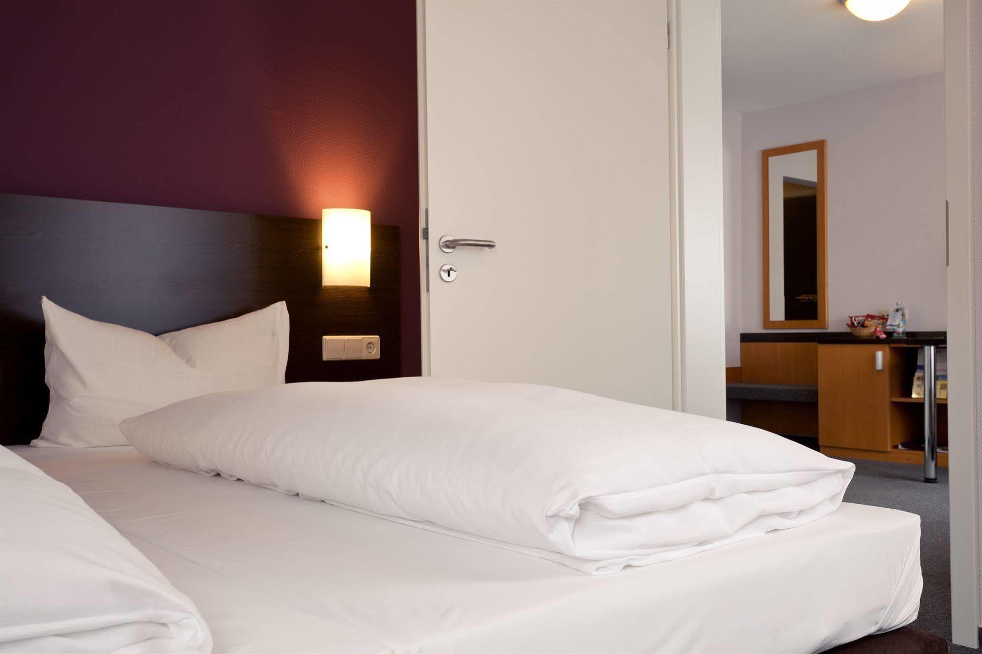 Akzent Hotel Torgauer Hof Sindelfingen Esterno foto