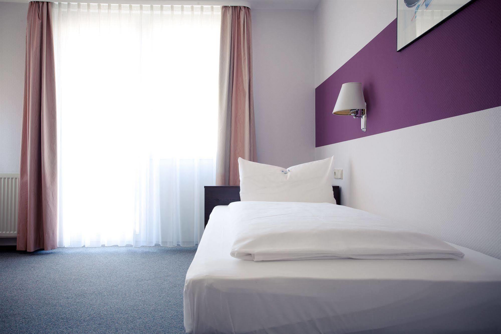 Akzent Hotel Torgauer Hof Sindelfingen Esterno foto