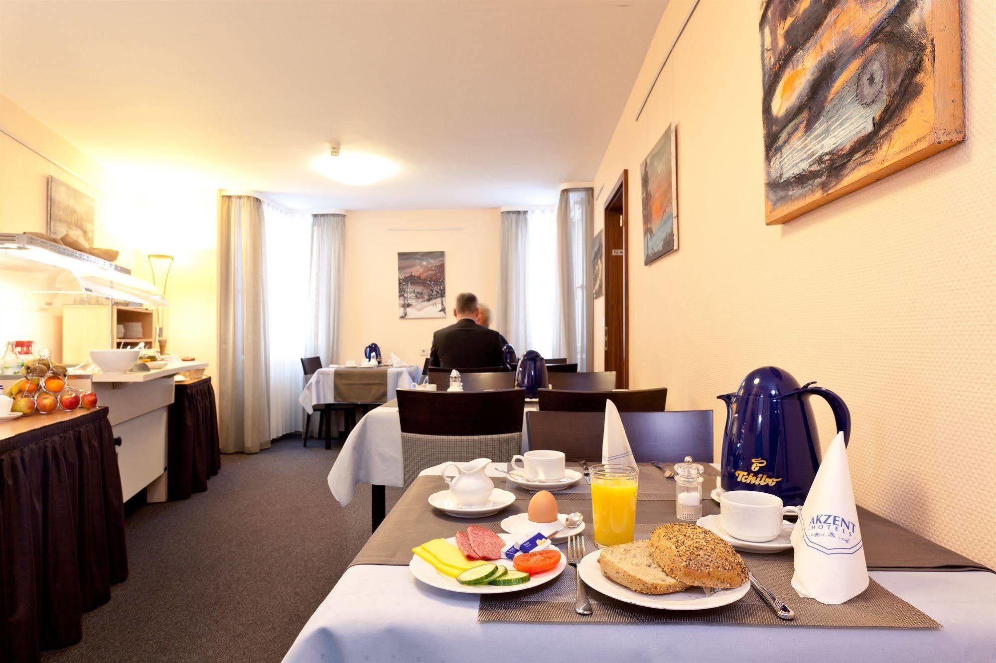 Akzent Hotel Torgauer Hof Sindelfingen Esterno foto