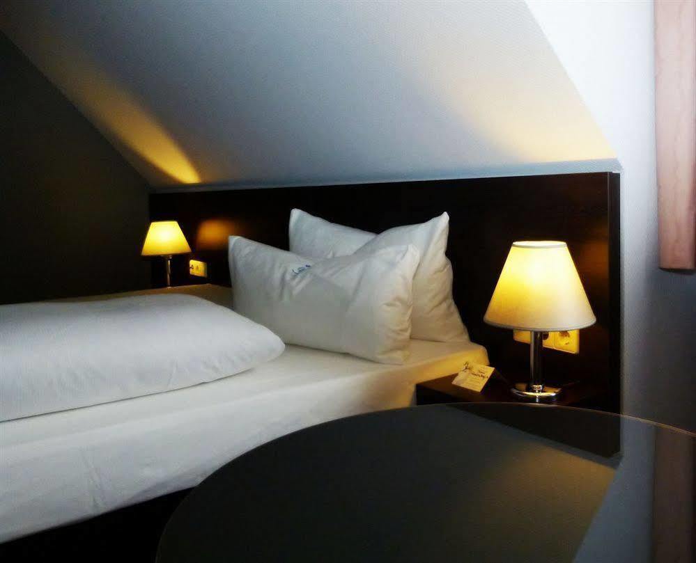 Akzent Hotel Torgauer Hof Sindelfingen Esterno foto