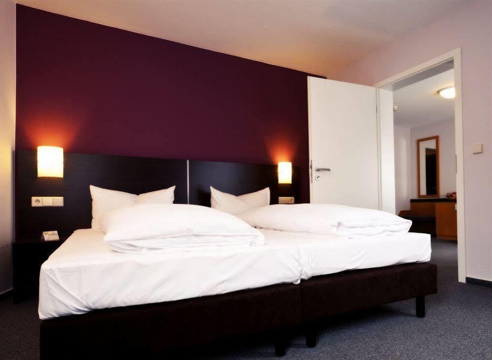 Akzent Hotel Torgauer Hof Sindelfingen Esterno foto